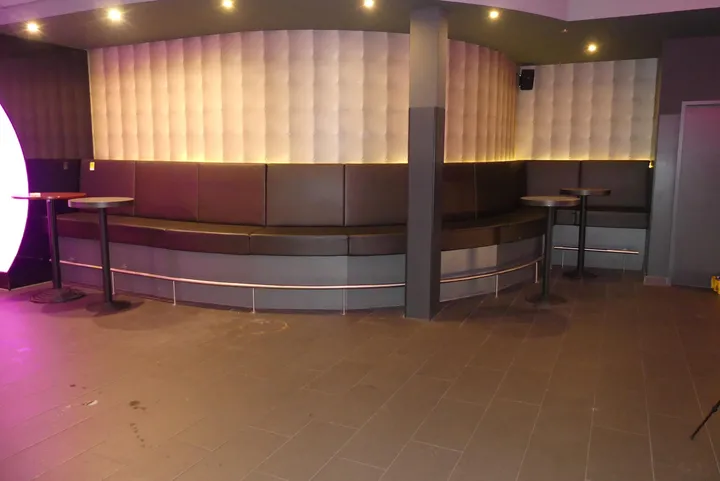 Sitzbank/Sitzelement Maße: ca. 20m x 1,5m